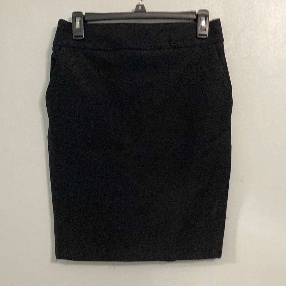 Express Size 4 Black Pencil skirt.